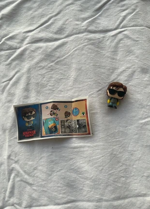 Kinder Joy Stranger Things – Steve Harrington Mini Figure, marque: Kinder, état: Neuf avec étiquette, taille: Prématuré, jusqu'à 44cm, 1,00 €, 1,75 € Protection acheteurs incluse