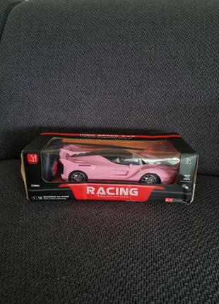 Electrisch bestuurbare auto, staat: Nieuw met prijskaartje, maat: 3 jaar / 98 cm, € 7,95, € 9,05 inclusief Kopersbescherming