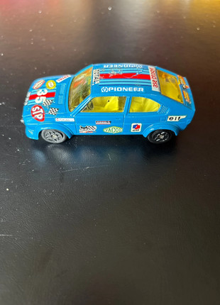 Voiture, merk: ALFA, staat: Goed, maat: Prematuur, tot 44 cm, 10,00 €, 11,20 € inclusief Kopersbescherming