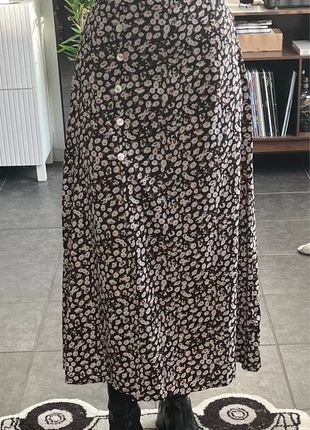 Jupe maxi motifs fleurs - taille S, marke: Boutique indépendante, zustand: Neu, größe: S / 36 / 8, 6,00 €, 7,00 € inklusive Vinted-Käuferschutz