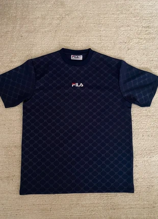 T-shirt Fila, merk: FILA, staat: Heel goed, maat: L, € 30,00, € 32,20 inclusief Kopersbescherming