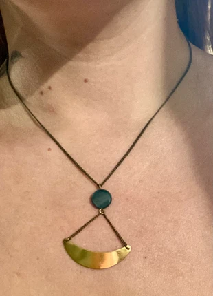 Collier doré et pierre bleue, marca: Petit Créateur, estado: Muito bom, €3.00, €3.85 inclui Proteção do Comprador