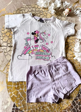 Ensemble Minnie et Licorne 🦄 t-shirt et short fille taille 6-8ans 🎈🎈, marca: Disney, estado: Bom, tamanho: 7 anos / 122 cm, €3.50, €4.38 inclui Proteção do Comprador Pro