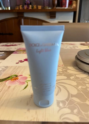 Light blue dolce gabbana body Cream 50 ml, marca: Dolce & Gabbana, estado: Novo com etiquetas, €17.00, €18.55 inclui Proteção do Comprador