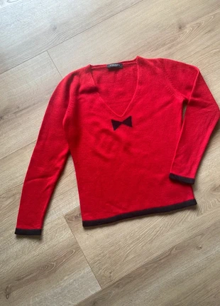 Pull rouge col V Bruno Manetti 44 IT, marque: Bruno Manetti, état: Très bon état, taille: M / 38 / 10, 30,00 €, 32,20 € Protection acheteurs incluse