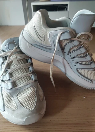 Baskets Nike KD18 soft pearl, marque: Nike, état: Neuf sans étiquette, taille: 42, 100,00 €, 105,70 € Protection acheteurs incluse