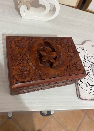 Scatola intagliata in legno con Luna e Stella, marca: Moon Magic, estado: Muito bom, €10.00, €11.20 inclui Proteção do Comprador