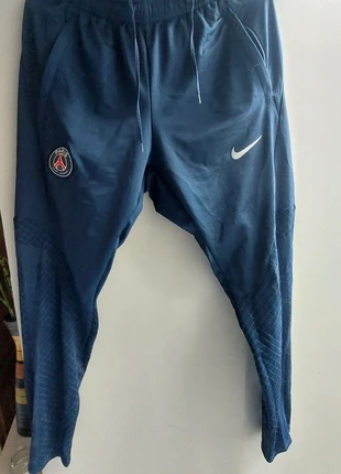 Bas de jogging, merk: Nike, staat: Goed, maat: M, € 6,00, € 7,00 inclusief Kopersbescherming