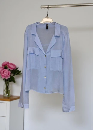 ZARA Light Blue Button-Up Blouse Flowy Fit, marque: Zara, état: Neuf sans étiquette, taille: XS / 34 / 6, 6,00 €, 7,00 € Protection acheteurs incluse