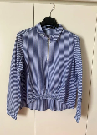 Camicia a righe irregolare in cotone, marque: Bershka, état: Neuf sans étiquette, taille: M / 38 / 10, 4,00 €, 4,90 € Protection acheteurs incluse