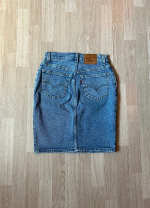 Jupe en Jean levi’s boutonnée bleu clair, brand: Levi's, condition: Very good, size: XS / 34 / 6, €32.00, €34.30 includes Buyer Protection Pro