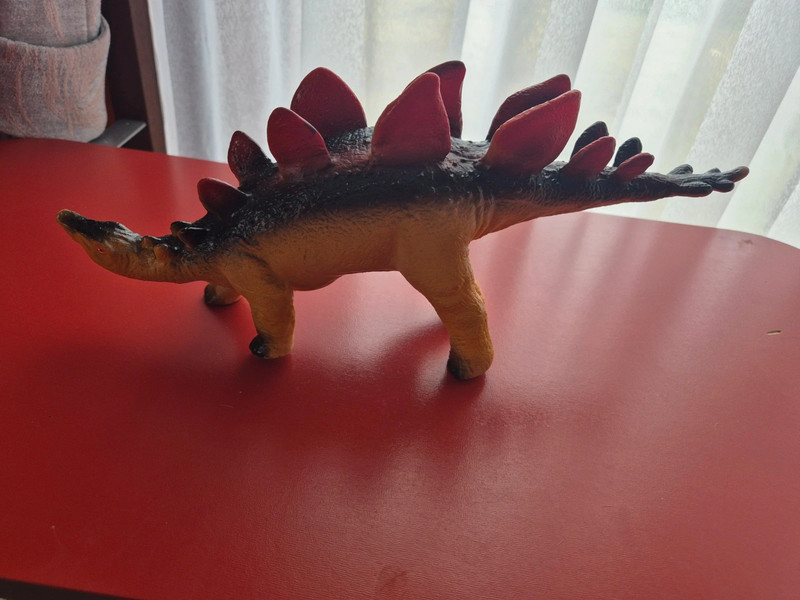 Dinosaure en plastique - photo numéro 3