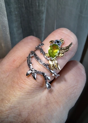 Anello"uccellino su ramo" placcato oro con peridoto naturale., marque: argento S925, état: Très bon état, taille: 17,7 mm, 56,00 €, 59,50 € Protection acheteurs incluse