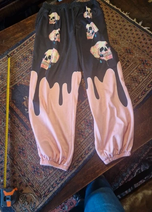 Skull joggingbroek, condition: Good, size: XL / 42 / 14, €3.00, €3.85 includes Buyer Protection