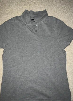 Hummel Polo Shirt Grau Kurzarm, marke: Hummel, zustand: Neu, größe: M / 38 / 10, 9,00 €, 10,15 € inklusive Vinted-Käuferschutz