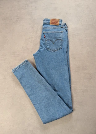 Jean Levi's 711 skinny bleu W25 L30 / FR34         L16JL1359, marque: Levi's, état: Très bon état, taille: XS / 34 / 6, 20,90 €, 22,65 € Protection acheteurs (Pro) incluse