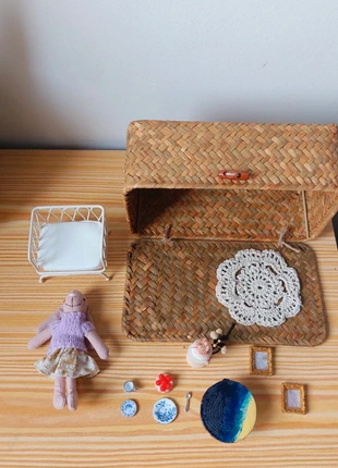Rattan dollhouse, marca: Dollhouse, estado: Muito bom, tamanho: 4 anos / 104 cm, €20.00, €21.70 inclui Proteção do Comprador
