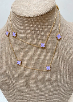 Collier long sautoir lilas et doré fleurs trèfles acier inoxydable, état: Très bon état, 12,50 €, 13,83 € Protection acheteurs (Pro) incluse