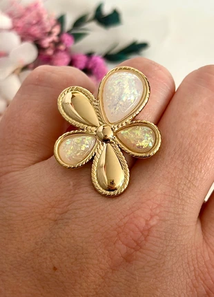 Bague ajustable dorée forme fleur avec perles blanche pailletées scarabée - Acier Inoxydable, brand: Boutique Parisienne, condition: Very good, size: Adjustable, €20.00, €21.70 includes Buyer Protection Pro