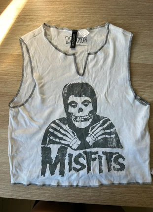 crop top MisFits, marque: H&M, état: Neuf sans étiquette, taille: S / 36 / 8, 5,00 €, 5,95 € Protection acheteurs incluse
