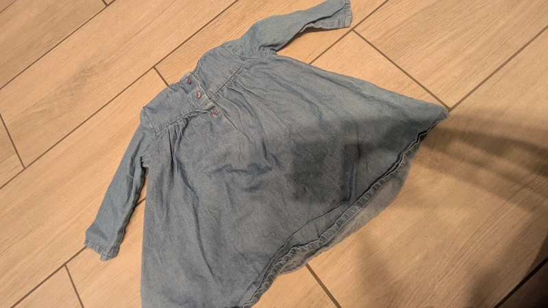 Robe en jean taille 9 mois - photo numéro 3