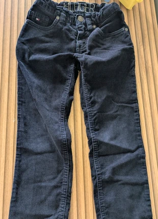 Pantalón de pana Hilfiger, marque: Tommy Hilfiger, état: Très bon état, taille: 4 ans / 104 cm, 5,00 €, 5,95 € Protection acheteurs incluse