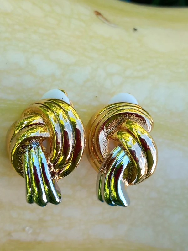 Boucles d'oreilles vintage à clip dorées