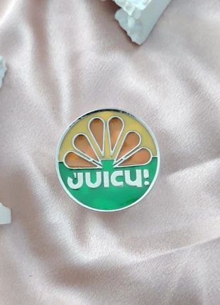 Pin moderno, lapel pin, épingle tendance, alfiler elegante, spilla piccola, marca: Local, estado: Muy bueno, 5,00 €, 5,95 € Protección al comprador incluida