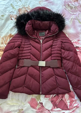 Wunderschöne leichte Jacke Guess Daunenjacke mit Gürtel Top Zustand M Winterjacke Steppjacke, marque: GUESS, état: Très bon état, taille: M / 38 / 10, 97,00 €, 102,55 € Protection acheteurs incluse