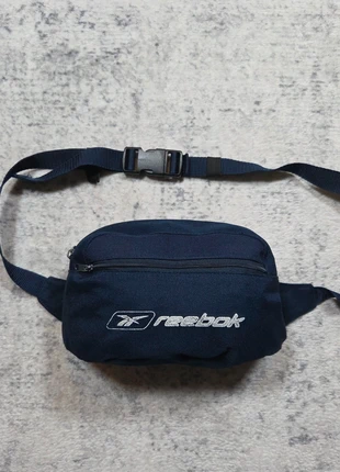 🎒 Reebok banane vintage bleu marine logo brodé unisexe, merk: Reebok, staat: Heel goed, € 24,95, € 26,90 inclusief Kopersbescherming Pro