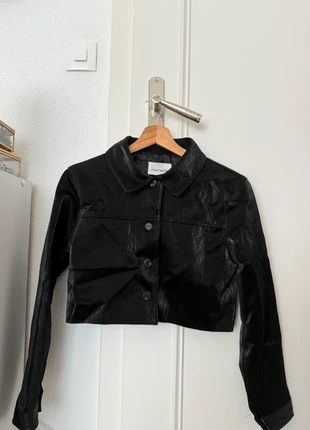 Veste noir coréenne, marque: piano heaven, état: Très bon état, taille: XS / 34 / 6, 12,00 €, 13,30 € Protection acheteurs incluse