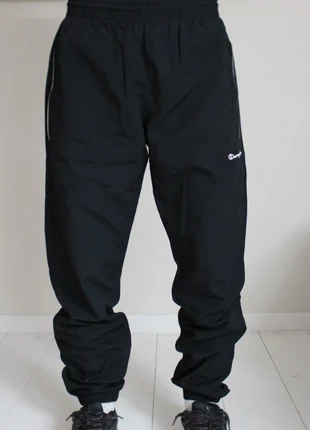 Champion training Noir finition blanc, marque: Champion, état: Très bon état, taille: S, 10,00 €, 11,20 € Protection acheteurs incluse