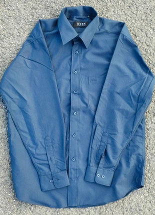 Chemise unie Hugo boss homme• Taille L• Style old Money• coton, marque: Hugo Boss, état: Très bon état, taille: L, 13,00 €, 14,35 € Protection acheteurs incluse