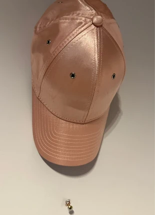 Pink shiny cap new era, brand: New Era, condition: Very good, size: S, £15.00, £16.45 includes Buyer Protection
