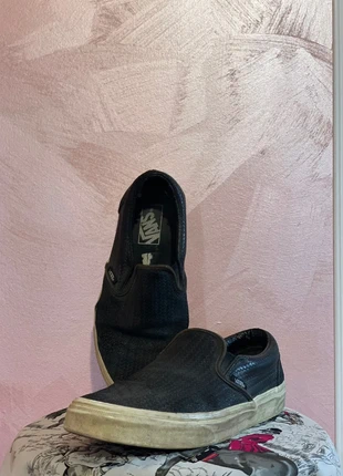 Vans slip on nere effetto pelle, marke: Vans, zustand: Zufriedenstellend, größe: 39, 10,00 €, 11,20 € inklusive Vinted-Käuferschutz