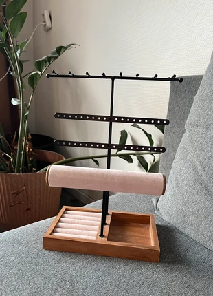 Jewelry stand, marque: Amazon, état: Neuf sans étiquette, 8,00 €, 9,10 € Protection acheteurs incluse