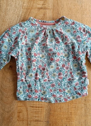 Gebloemde longsleeve, merk: Noppies, staat: Goed, maat: 1-3 maanden / 56 cm, € 1,00, € 1,75 inclusief Kopersbescherming