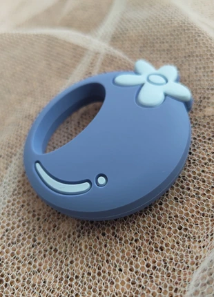 Anneau de dentition silicone - Myrtille, marke: DouceurFolle, zustand: Neu, größe: 3-6 Monate / 62, 6,00 €, 7,00 € inklusive Vinted-Käuferschutz