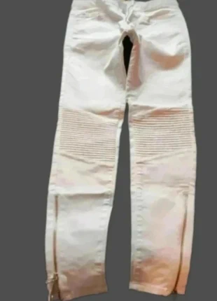 Pantalon blanc Zara – Taille 36 – Coupe skinny – Très bon état, brand: Zara, condizioni: Ottime, taglia: S / IT 40 / EU 36, €2.80, €3.64 include la Protezione acquisti