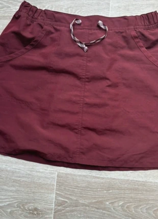 Jupe short rouge bordeaux taille L, marque: Vintage Dressing, état: Très bon état, taille: L / 40 / 12, 5,00 €, 5,95 € Protection acheteurs incluse