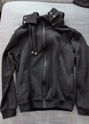 Gilet Tokyo ghoul, marque: Tokyo Ghoul, état: Très bon état, taille: S, 6,00 €, 7,00 € Protection acheteurs incluse