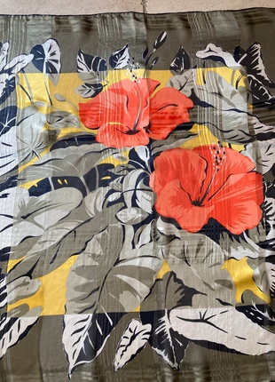 🌿Foulard Balenciaga Paris en pure soie – Édition exclusive - Made in Italy 🌿, brand: Balenciaga, condition: Good, €40.00, €42.70 includes Buyer Protection