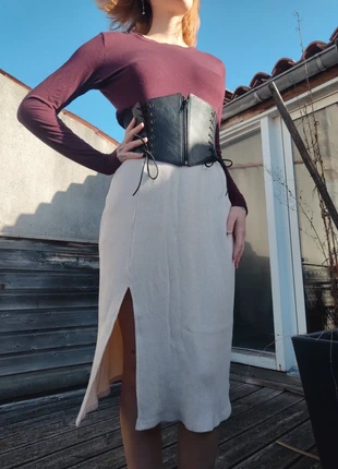 Jupe autumnale beige midi Bershka, marque: Bershka, état: Très bon état, taille: S / 36 / 8, 3,00 €, 3,85 € Protection acheteurs incluse