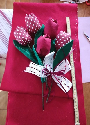 N. 5 tulipani fatti a mano, condizioni: Buone, €1.20, €1.96 include la Protezione acquisti