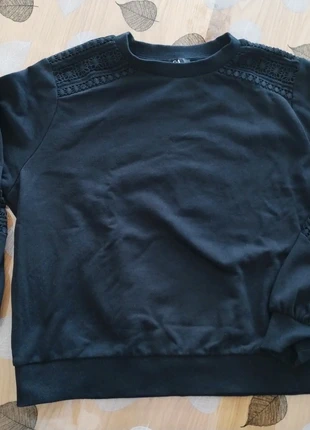 Sweat noir dentelle taille L marque C&A, marque: C&A, état: Très bon état, taille: L / 40 / 12, 5,00 €, 5,95 € Protection acheteurs incluse