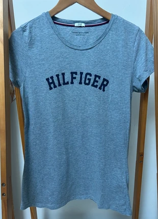 T.Shirt Tommy Hilfiger Femme, marke: Tommy Hilfiger, zustand: Sehr gut, größe: L / 40 / 12, 9,00 €, 10,15 € inklusive Vinted-Käuferschutz