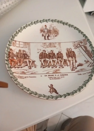 Choisy le roi assiette parlante n.3 un drame à la caserne, marque: Choisy le Roi, état: Satisfaisant, 5,00 €, 5,95 € Protection acheteurs incluse