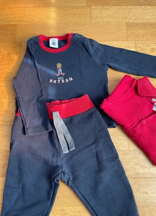 Lot vêtements Petit Bateau taille 12 mois, marque: Petit Bateau, état: Très bon état, taille: 9-12 mois / 74 cm, 6,00 €, 7,00 € Protection acheteurs incluse