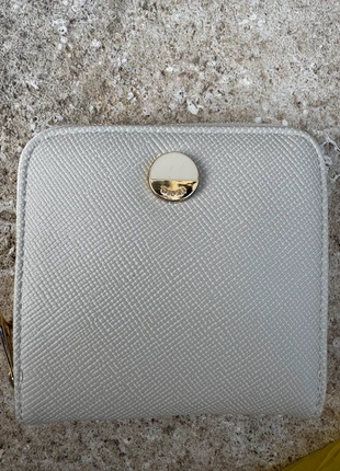 Petit porte-monnaie pratique beige, marque: Accessoires, état: Neuf sans étiquette, 3,00 €, 3,85 € Protection acheteurs incluse