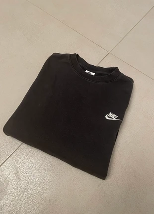 Pull Nike sans capuche noir logo brodé taille M, marke: Nike, zustand: Sehr gut, größe: M, 16,00 €, 17,50 € inklusive Vinted-Käuferschutz